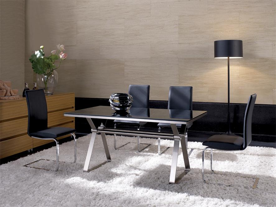 鑫广意钢制家具系列中的钢制桌椅子具备了越擦越亮坚固耐用寿命长达四十年的优势